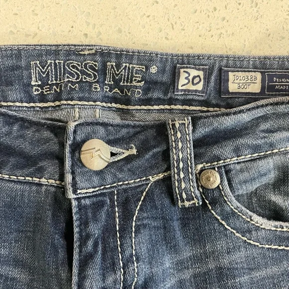 Miss Me Jeans - Picture 2 of 5